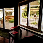 Katoo Oda ve Kahvaltı